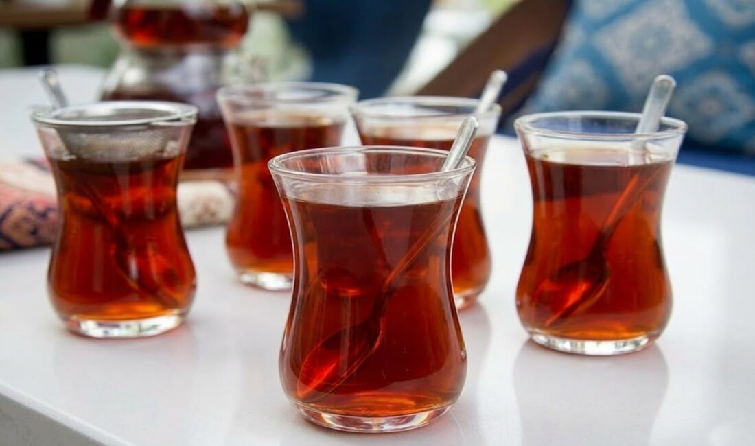 Tarım ve Orman Bakanlığı’nın gıda denetimlerinde siyah çayda yasaklı boya