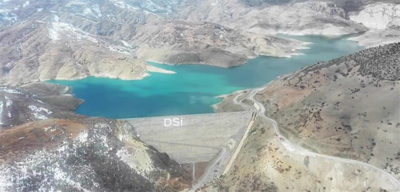 Konya Göksu Havzası'ndaki yamaç arazilerin sulanabilmesi adına boru döşeme imalatı